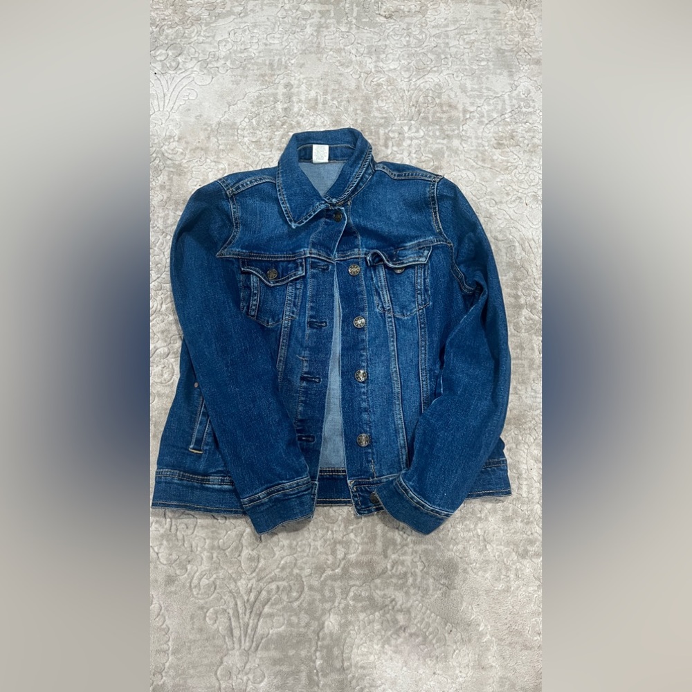 Shin. Dark blue washed Jean jacket, never worn.